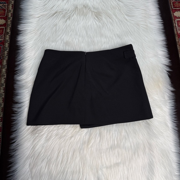 Zara Black Asymmetrical Cargo Mini Skirt with Pocket Detail - Picture 7 of 7